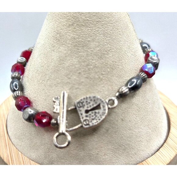 Beaded Bracelet With Red & Silver Beads Key & Lock Toggle Clasp - Picture 2 of 5